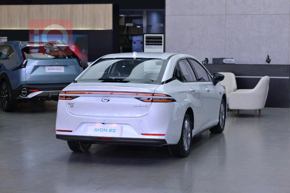 جي أي سي ايون ES